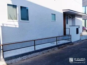軒とリンクするブラックライン[施工後]