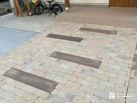 インターロッキングで足元を安定させたアプローチ[施工後]
