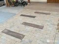 インターロッキングで足元を安定させたアプローチ