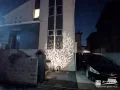 壁に映る陰影が印象的なライティング