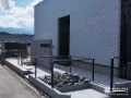 フレームフェンスが映えるモダンな新築外構