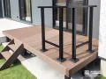ウッドデッキ上の転落防止に役立つ手すり