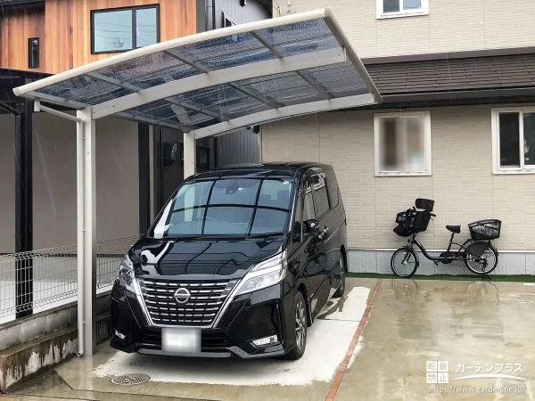 No.28971 お車を雨風から守る片側支柱タイプのカーポートを設置した工事[施工後]