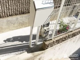 植栽を植えていた犬走りにコンクリートを打って雑草対策した工事