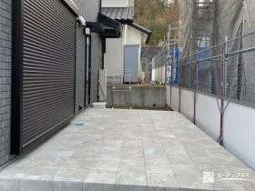 高級感のあるタイル張りで仕上げたタイルデッキ[施工後]