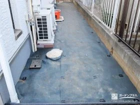 防草シートで守る犬走り