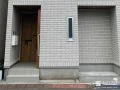 手すりの設置と足元を整ることで安心感を高めた玄関まわり工事