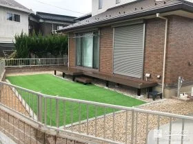 化粧砂利と人工芝を組合わせたお庭[施工後]