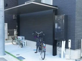 自転車を雨風から守るテラス屋根[施工後]