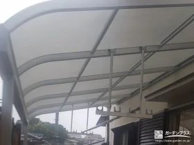 熱線遮断ポリカーボネート屋根を使用したテラス屋根[施工後]