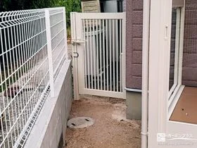 ワンちゃんの飛び出しを防止するフェンスと門扉[施工後]