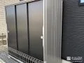 シンプルモダンなデザインの物置
