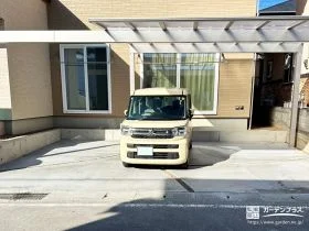 雨の日も遊びの帰りも安心、梁延長カーポートのやさしい屋根[施工後]
