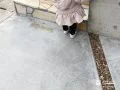足元にさりげない楽しさを添える、真鍮レターのWELCOME