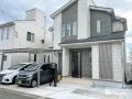 乱形石とレンガを組合わせた玄関アプローチが美しい外構工事