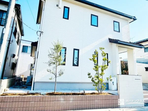 「高低差を無理なくつなぐ」土留め兼花壇の設計