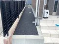 アスファルト舗装して雪どけ時も快適な犬走り