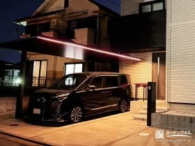 光で外構の印象を引き上げる、直線美ライティング[施工後]