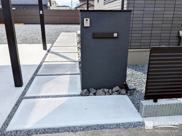 コストを抑える部分と見せる部分を整理するシンプルモダンな新築外構
