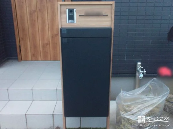 宅配ボックス付き門柱