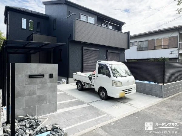 ブロックの外壁に合う仕上がりのシンプルモダンな新築外構工事
