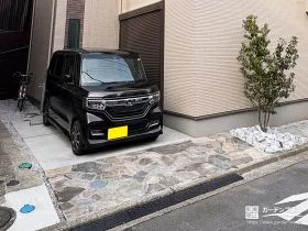 出入りの安心を支える、シンプルな駐車スペース設計