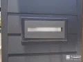 外壁に埋め込まれたポスト