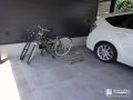 車も自転車もゆったり置ける広い駐車スペース