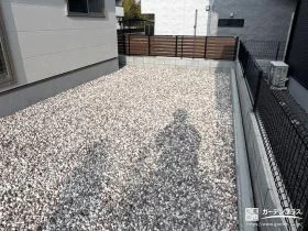 砂利敷きで雑草の発生を抑えられるお庭[施工後]