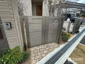両開きで快適な門扉[施工後]