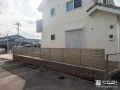 視線をやわらかく遮る、安心感のある目隠しフェンス