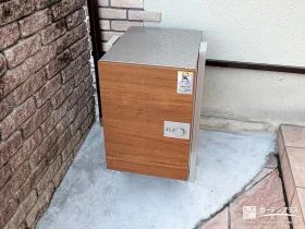 新しい宅配ボックス設置と砂利敷きで雑草対策をしたお庭工事