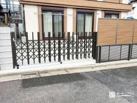 片手でも開閉しやすい伸縮門扉[施工後]