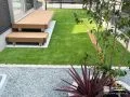 お庭が“いつもの遊び場”になる、人工芝とウッドデッキのある暮らし