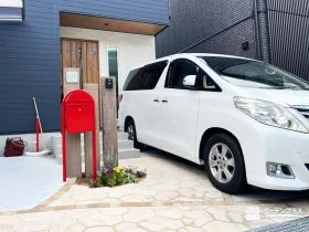 天然石のような表情で、明るくやわらかなアプローチに