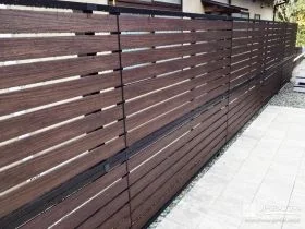 視線をやさしく遮る、プライベート感のある庭まわり[施工後]