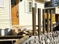 “視線を遮る”だけじゃない、風景になじむ天然木フェンス