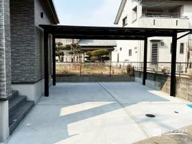 YKKAP「エフルージュFIRST」で玄関までスムーズにつながる駐車スペース