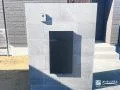 大判のタイル門柱で上質感のある玄関まわりに