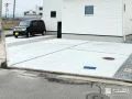 変形地でも使い勝手の良い土間コンクリートの駐車スペース