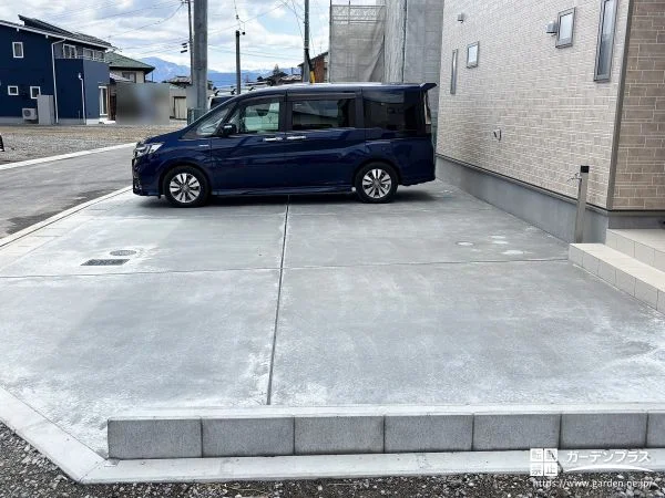 クラック誘発目地でひび割れの発生を防止した駐車スペース工事