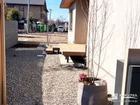 和モダンの空気感を深めるくつろぎデッキ空間[施工後]