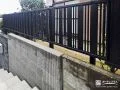境界ラインにリズム感を生み出すおしゃれなフェンス