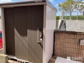 お庭のお手入れ用品等の収納に便利な物置[施工後]