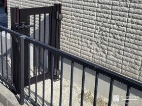 ワンちゃんの飛び出しを防止する門扉[施工後]