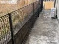 圧迫感を感じさせず境界を区切るメッシュフェンス
