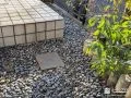 雑草の生えやすいお庭に砂利を敷きローメンテナンス化した工事
