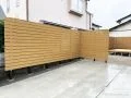 道路側からの視線をカットする約2mの目隠しフェンス