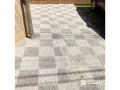 インターロッキングアプローチでやわらかな玄関動線に