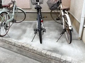 安定した足元の駐輪スペース[施工後]